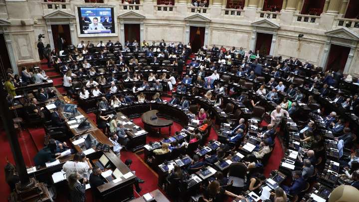 Juran los nuevos diputados y La Libertad Avanza estrena primera minoría