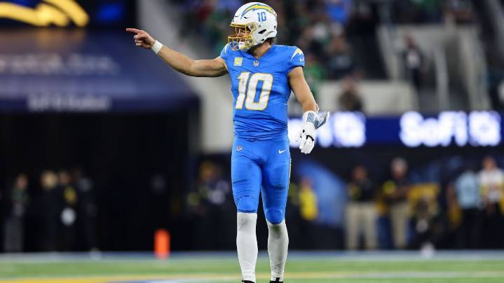 Chargers' Justin Herbert shows grit in OT win after hand surgery