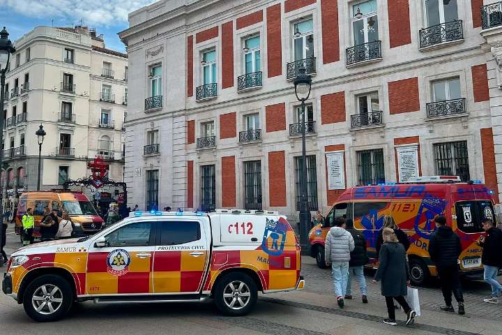 Detenido un hombre en el metro de Sol tras empujar a una anciana contra un tren y agredirla repetidas veces