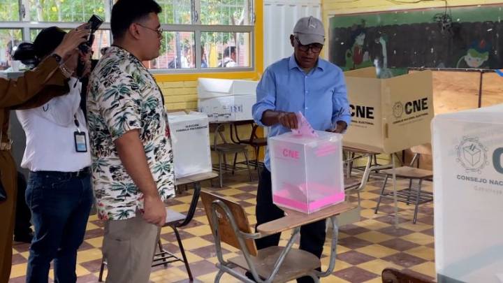 Crece incertidumbre en hondureños tras demora en resultados electorales