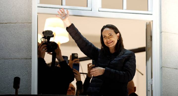 María Corina Machado: Opositora venezolana saluda en Oslo a sus seguidores | Premio Nobel de la Paz