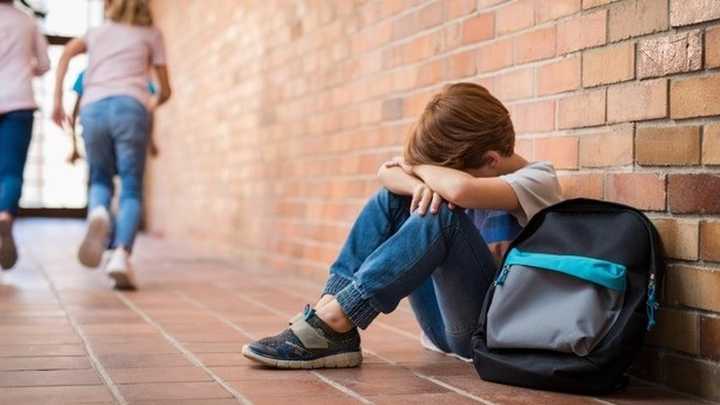 Denuncian a directora por ignorar protocolos para casos de bullying