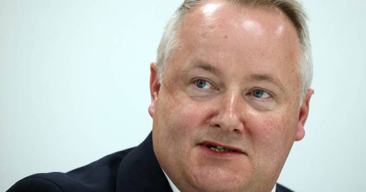 Police 'must investigate' allegations of NHS corruption in Wales