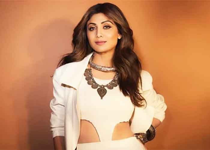 Shilpa Shetty feels ‘blessed’ after visiting the holy shrine of Goddess Lakshmi in Kolhapur