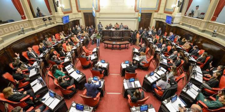 El kirchnerismo profundiza la disputa contra Kicillof por un cargo clave en la línea de sucesión