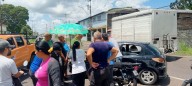 Se registra un choque entre un carro y una moto cerca del hospital de Tucupita (+vídeo)