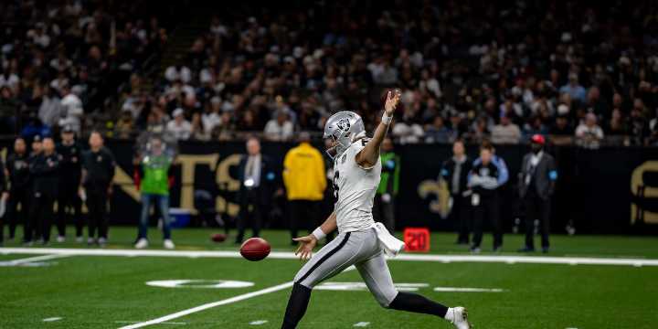 Raiders retain Cole, making him highest-paid punter in league