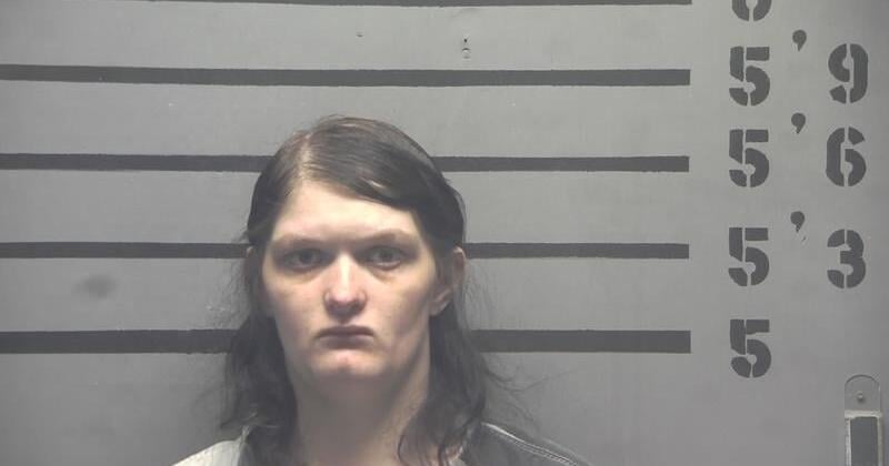 Madisonville mom arrested after 6-year-old found walking alone down the sidewalk, police say