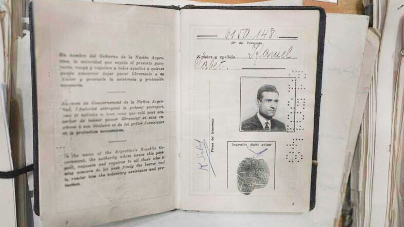 60 years after he was hanged, Israel recovers Syrian archive belonging to famous spy