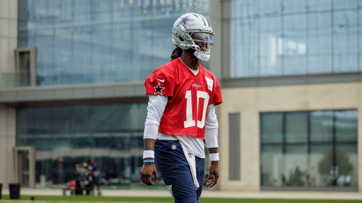 Joe Milton, feliz de poder aprender de Dak Prescott
