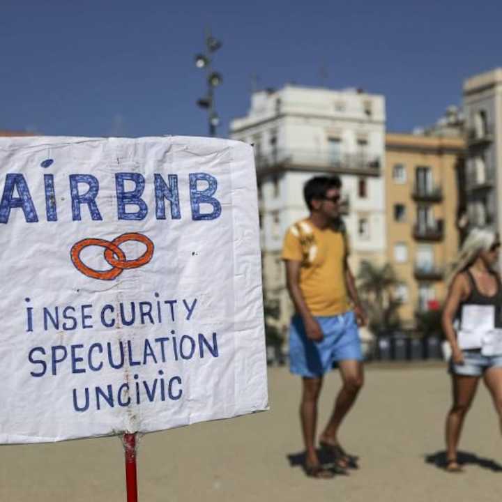 La otra cara del veto a Airbnb: hoteles más caros y escasa mejoría en el alquiler de viviendas