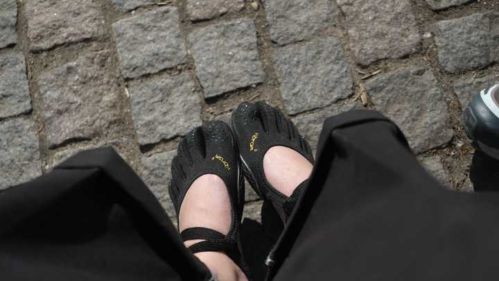Vibram FiveFingers Review: I Walked 25K Steps in These Freaky Toe Shoes