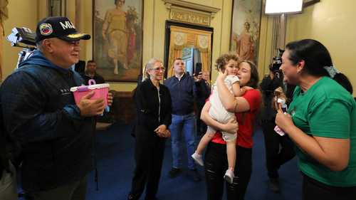Venezuelan toddler kept in US returns to Venezuela