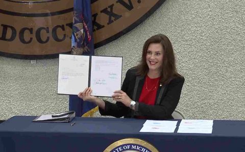 Whitmer signs Clean Slate Michigan, allowing automatic felony expungement