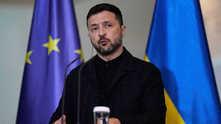 2 killed in Russian attacks on Ukraine as prospects for talks remain uncertain
