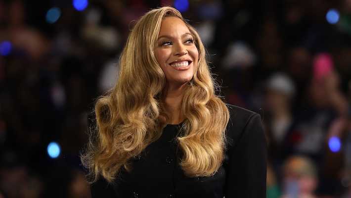 Beyoncé Does A Baby Sex Reveal On The 'Cowboy Carter Tour'