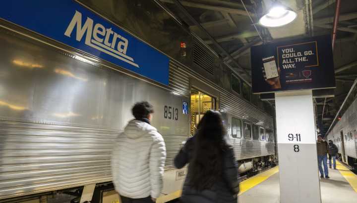 Illinois lawmakers drop bill to address security and governance of mass transit around Chicago