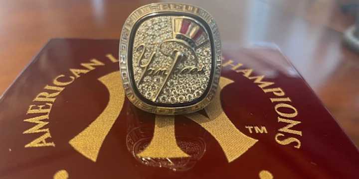 Yankees receive AL Champ rings ahead of series vs. Dodgers