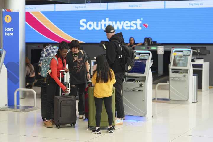 Final boarding call for free bags at Southwest as airline abandons a cherished perk