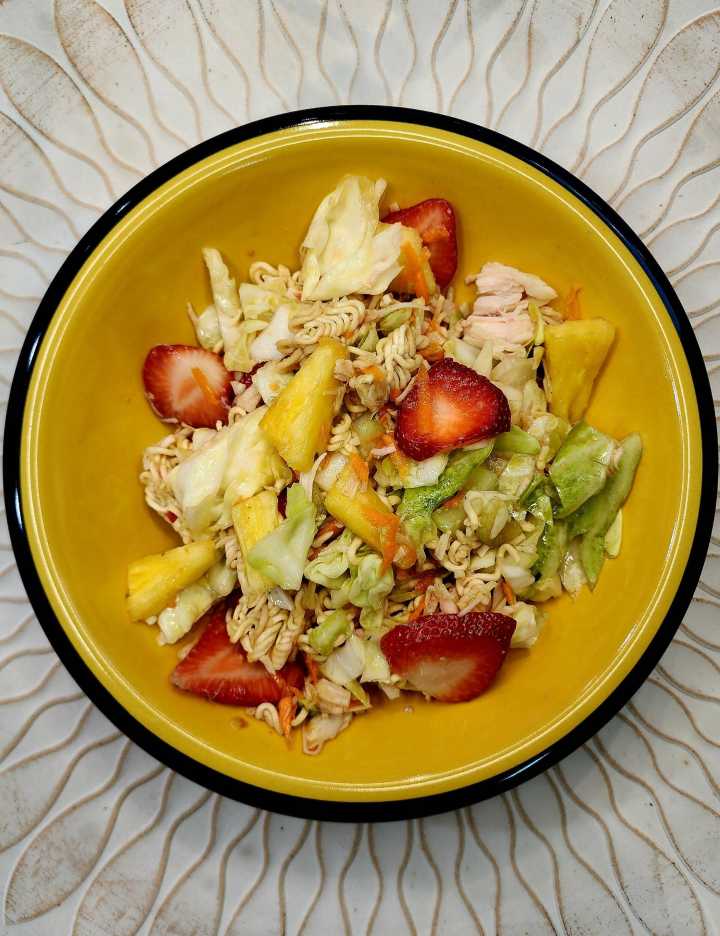 Cabbage chicken ramen salad | Recipe of the Week
