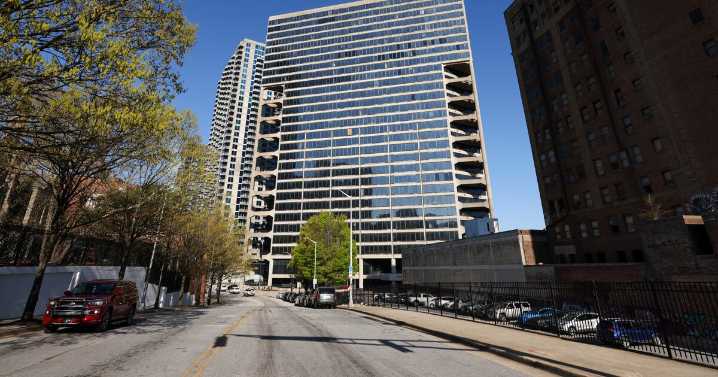 Peachtree Summit Building's potential sale of could jolt downtown