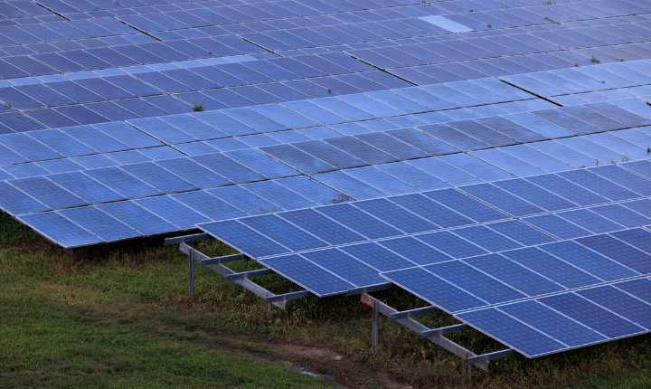 ¿Cómo se usarán los $365 millones que el gobierno federal le quitó a proyectos solares en Puerto Rico? Esto es lo que se sabe