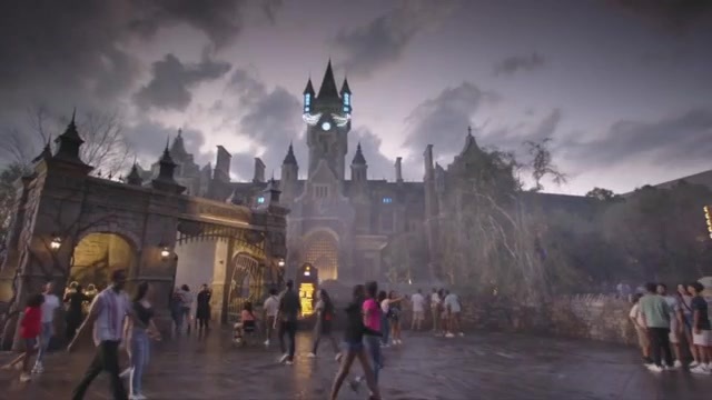 Universal Epic Universe’s Dark Universe brings on the chills, thrills and spooky cocktails 