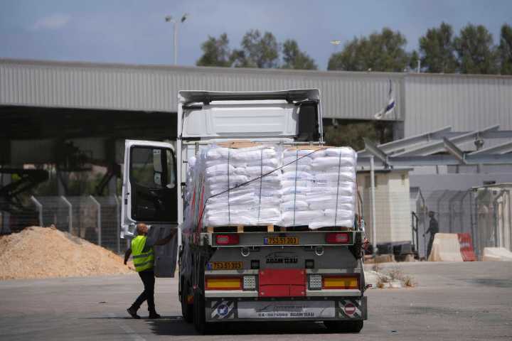 Netanyahu says Israel to take over all Gaza, start aid flows