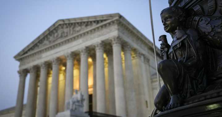 Supreme Court allows Trump administration to end humanitarian status for some migrants