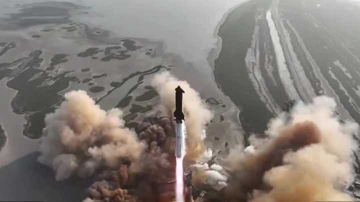 SpaceX's Starship test flight ends with uncontrolled re