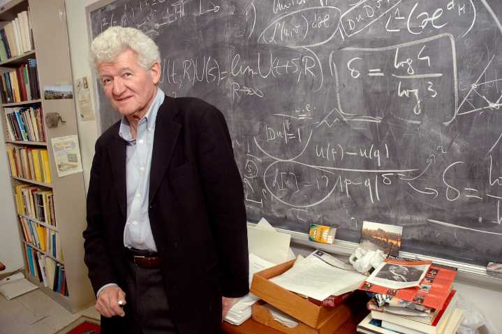 Muere Peter Lax, el matemático que ayudó a predecir el clima, entender las ondas y salvó un superordenador