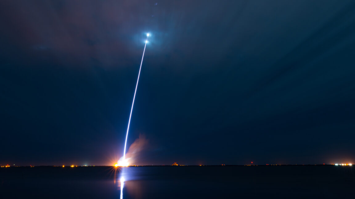 Blue Origin boss: Government should forget launch and focus on “exotic” missions