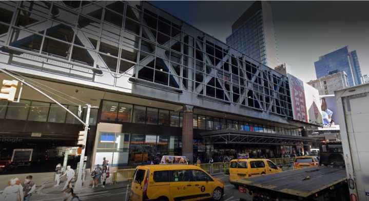 Hallan a latino baleado en la cabeza cerca de Times Sq y terminal Port Authority en Nueva York