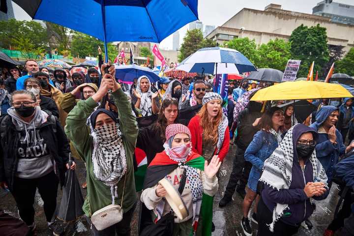 Toronto city council debates controversial ‘bubble zone’ bylaw prohibiting protests near schools, religious institutions