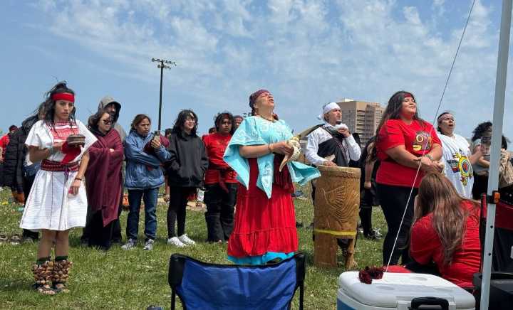 Programa de danza azteca celebra ceremonia de ‘siembra de nombres’ en el Parque de La Villita