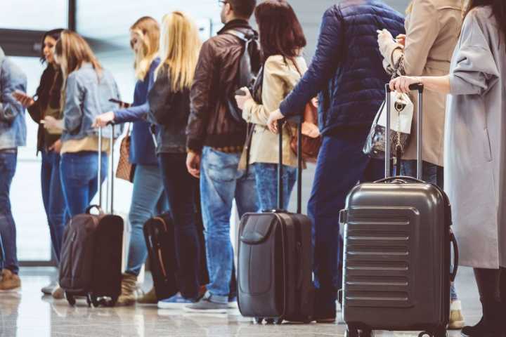 Delta Buses 200 Passengers from a Canceled Flight to a Hotel with 13 Available Rooms