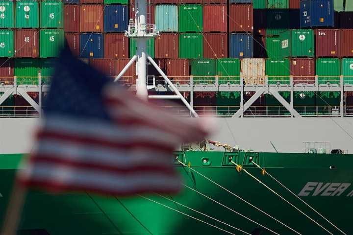Entra en vigor la rebaja de aranceles entre China y EEUU para frenar guerra comercial