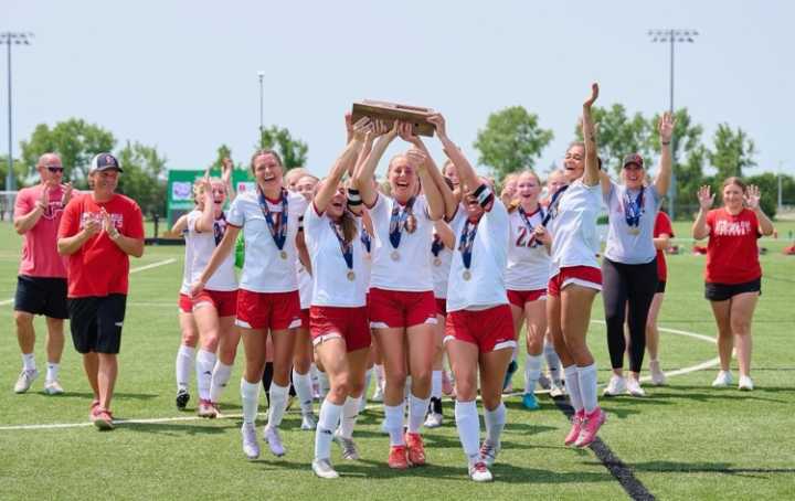 Kelly sisters boost Rose Hill to third place in 4