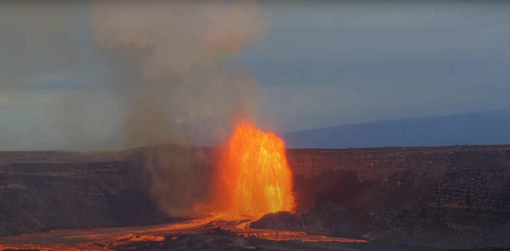 El volcán Kilauea entra en erupción en Hawái con fuentes de lava de hasta 300 metros de altura
