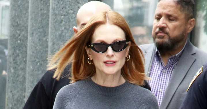 Julianne Moore Styles the Same Bottega Veneta Bag in Two Different Ways