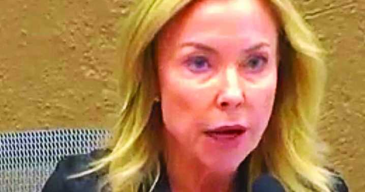 Scottsdale mayor recaptures two staff members