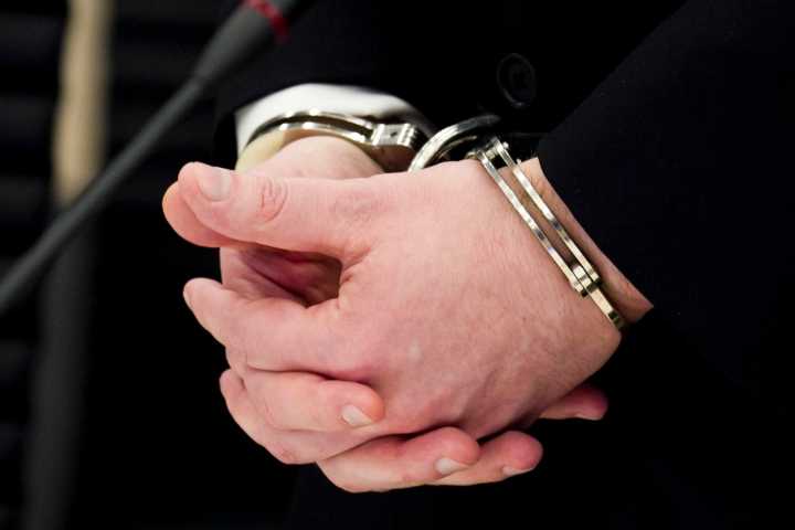 Terapeuta hispano de Orange acusado de abusar de menor autista en su hogar
