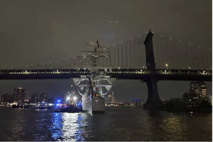 Aguas turbulentas pudieron haber contribuido al choque de buque mexicano contra puente de Brooklyn