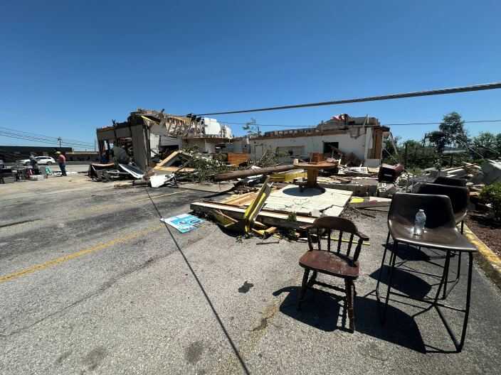 Strong winds, possible tornadoes move through Kentucky Tuesday