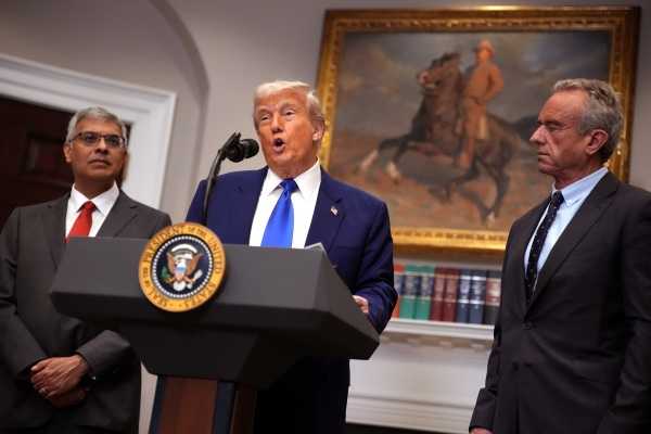 Trump signs an order to reduce drug prices, but it’s unclear how it would work