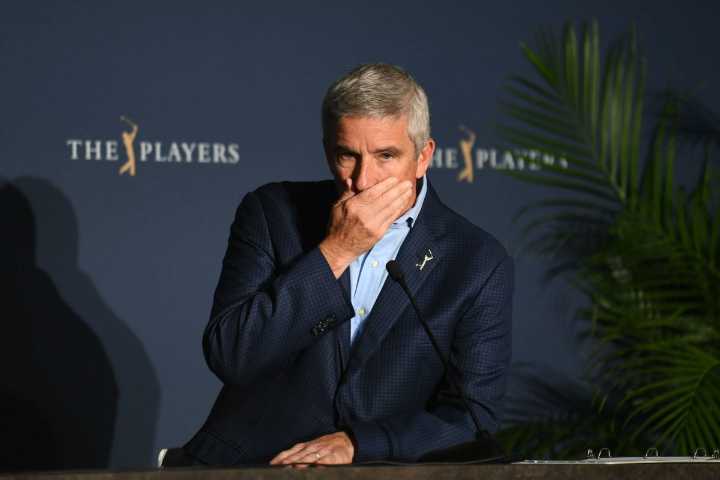 PGA Tour Left to Profusely Apologize to Fans as ‘Complete Disaster’ Strikes $9.5M Event Why is the PGA Tour apologizing to the fans? Here's everything you need to know about what happened at the recen