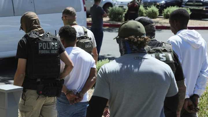 Redadas de ICE se intensifican y siembran temor entre comunidades migrantes de California