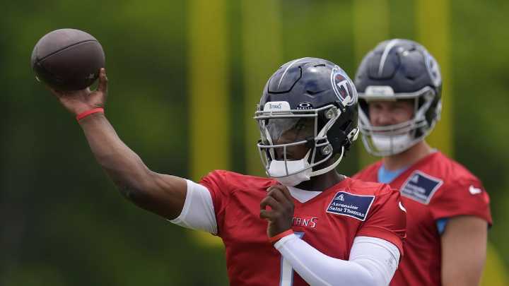 Titans coach trying to temper expectations for ex
