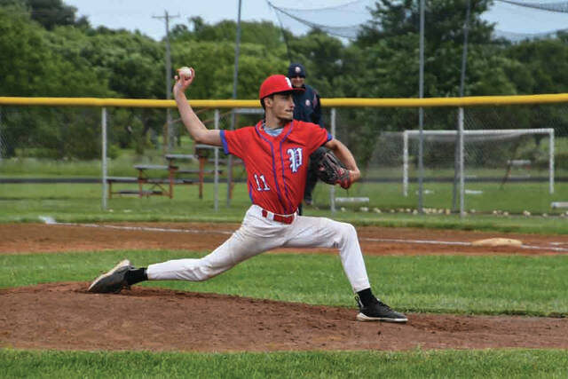 Indians tomahawked in district quarters