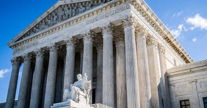 Supreme Court rules in favor of Trump’s removal of migrants’ parole status 